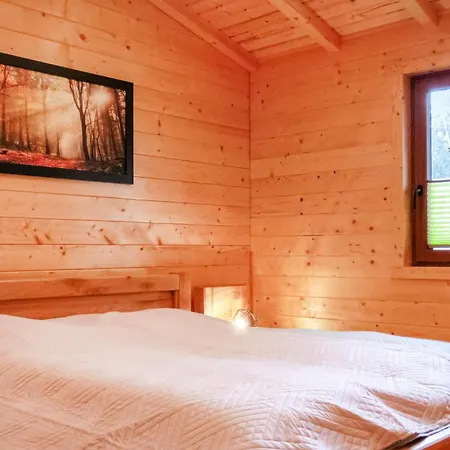 Dom wakacyjny Lovely In With Sauna