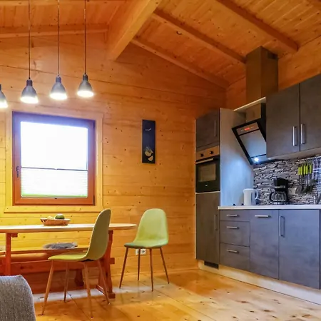 Lovely In With Wifi Сasa de vacaciones Merzalben